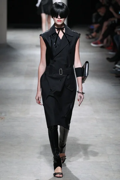 Look 12